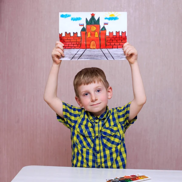 Sevimli Çocuk Kremlin Parlak Renkli Resmini Gösteriyor Rusya Günü Konsepti — Stok fotoğraf
