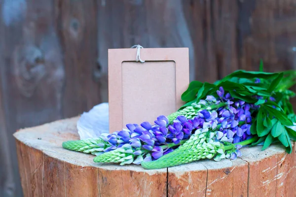 Tarjeta Felicitación Con Espacio Para Copiar Flor Lupina Como Símbolo —  Fotos de Stock