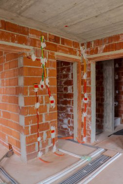 ısıtma ve bazı elektrikli tüpler için zemin tüpleri