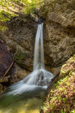 Borovnica Canyon cehennemde üçüncü şelale