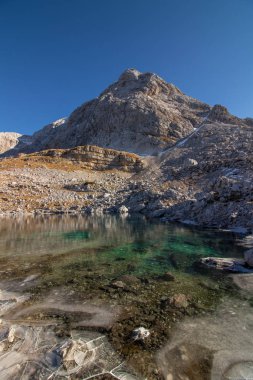 Triglav lakes birinde buz