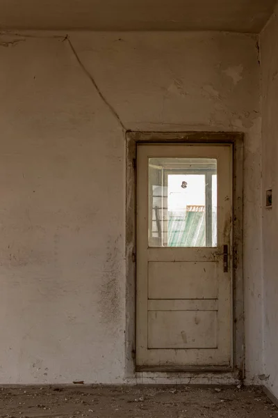 Старые Двери Здании — стоковое фото