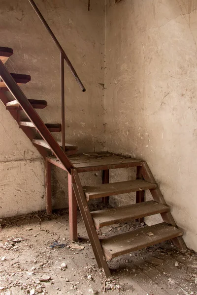 Escaleras Dañadas Edificio Viejo — Foto de Stock