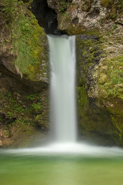 Водоспад Grmeica Крупним Планом Всіх Його Красунь — стокове фото