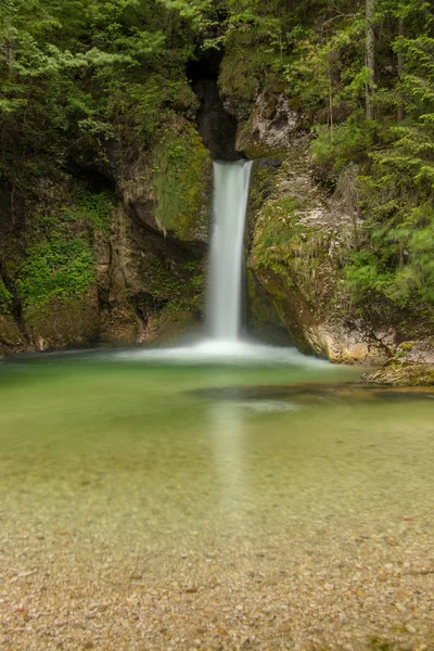 Bonita Cachoeira Grmeica Primavera — Fotografia de Stock