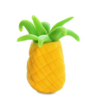 Küçük ananas playdough beyaz zemin üzerine yapılan