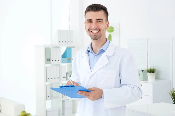 Young Male Receptionist Working Hospital — Stock Photo, Image