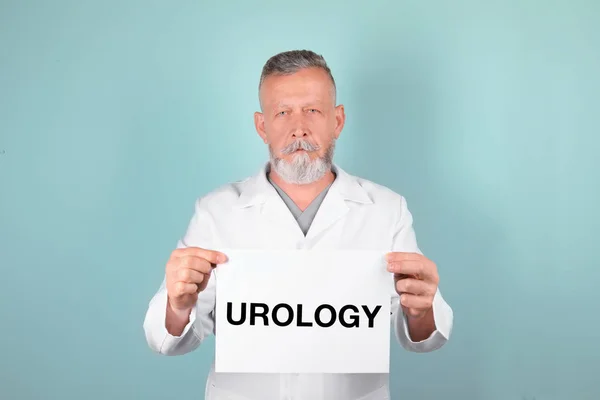 Mies Lääkäri Tilalla Paperi Sana Urology Väri Tausta — kuvapankkivalokuva