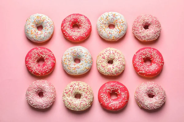 Deliciosos Donuts Envidraçados Fundo Cor Vista Superior — Fotografia de Stock