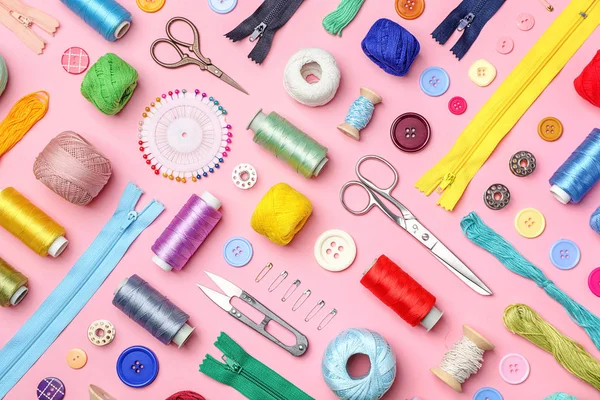 Composizione Con Fili Accessori Cucito Fondo Colore Posa Piatta — Foto Stock