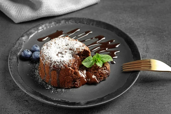 Plate Delicious Fresh Fondant Hot Chocolate Blueberries Table Lava Cake — Stock Photo, Image