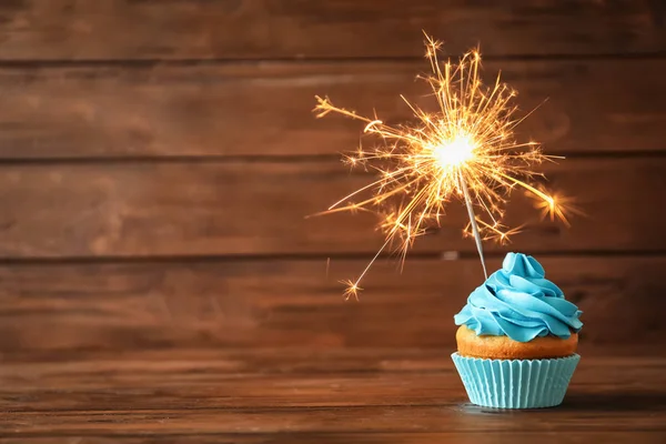 Delicious Birthday Cupcake Sparkler Table — Stock Photo, Image