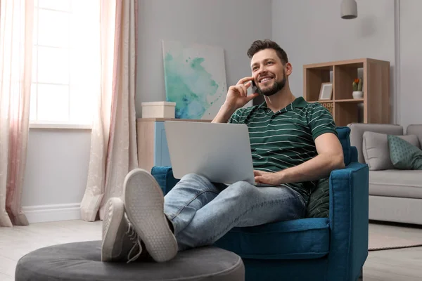 Young Man Working Laptop Armchair Home Office — Stock Photo, Image