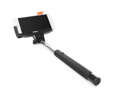 Selfie sopa ile beyaz arka plan üstünde hareket eden telefon