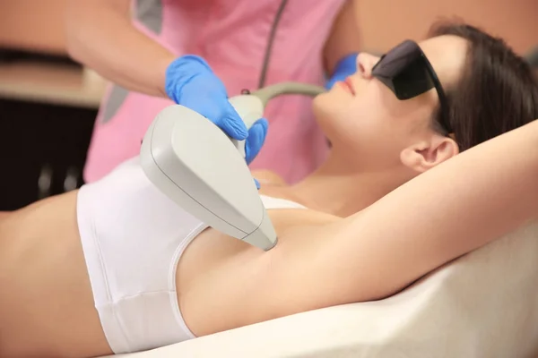 Young Woman Undergoing Laser Epilation Procedure Beauty Salon — Stock Photo, Image