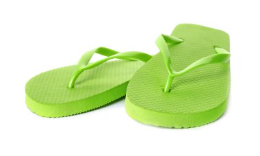 Beyaz arka plan üzerinde parlak flip floplar. Beach nesne
