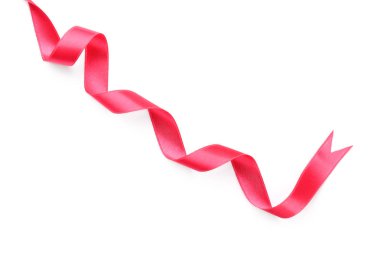 Basit pembe kurdele beyaz arka planda, üstten görünüm