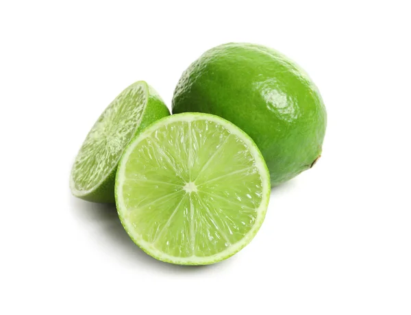 Beyaz Arka Plan Üzerinde Olgunlaşmış Taze Yeşil Limes — Stok fotoğraf