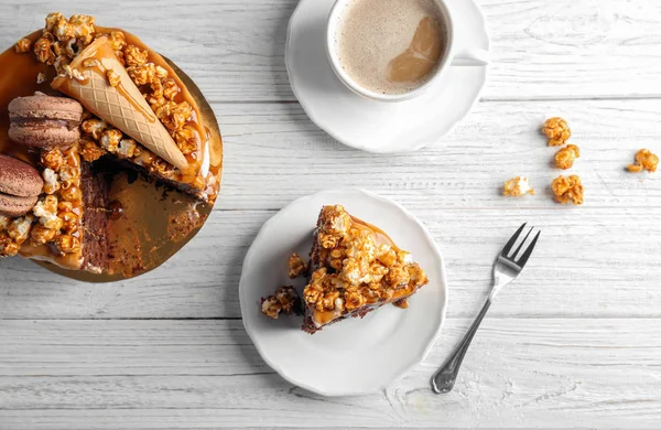 Delicious Homemade Cake Caramel Sauce Cup Coffee Table Top View — Stock Photo, Image