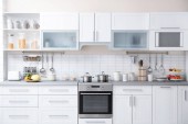 Modern konyha lakberendezés houseware és új bútorok