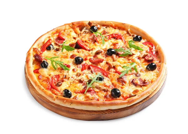Zeytin ve beyaz arka plan üzerinde sosis lezzetli pizza