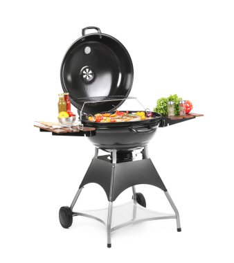 Modern Barbekü ızgara beyaz zemin üzerine lezzetli yemekler ile
