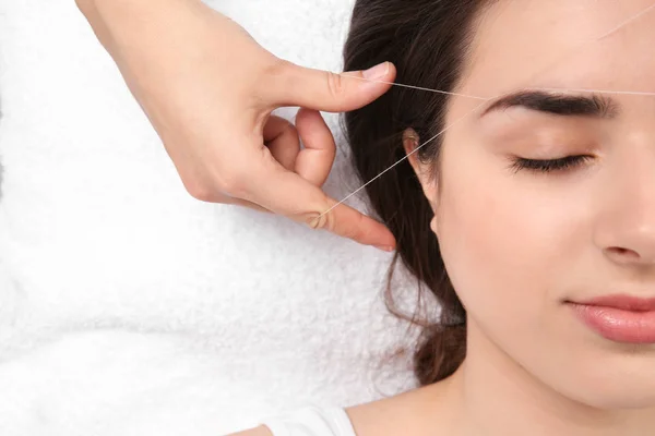 Young Woman Having Professional Eyebrow Correction Procedure Beauty Salon Closeup — Stock Photo, Image