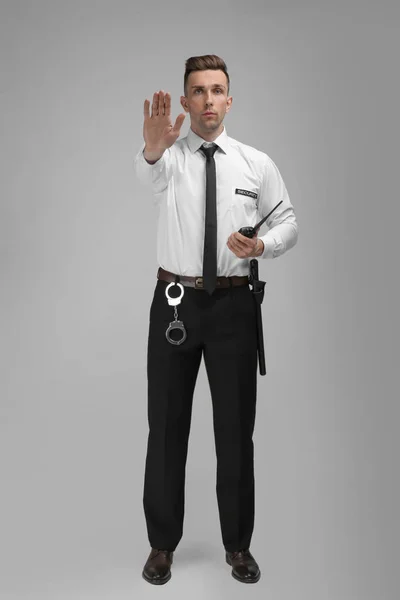 Muž Strážníky Uniformě Barvu Pozadí — Stock fotografie