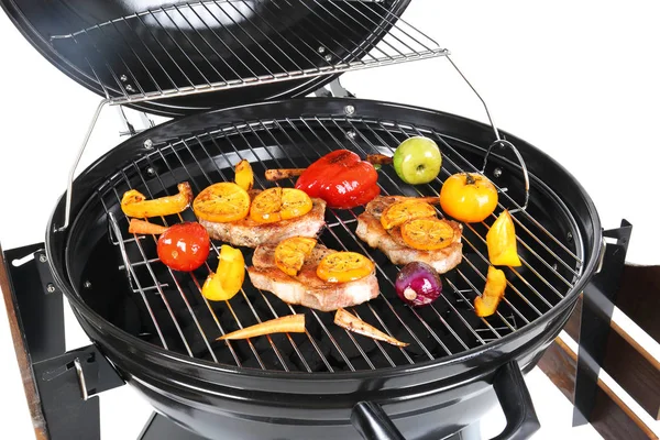 Moderne Barbecue Grill Met Lekker Eten Witte Achtergrond — Stockfoto