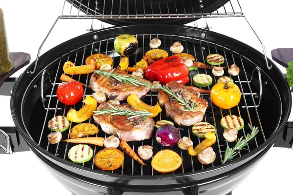 Moderne Barbecue Grill Met Lekker Eten Witte Achtergrond — Stockfoto