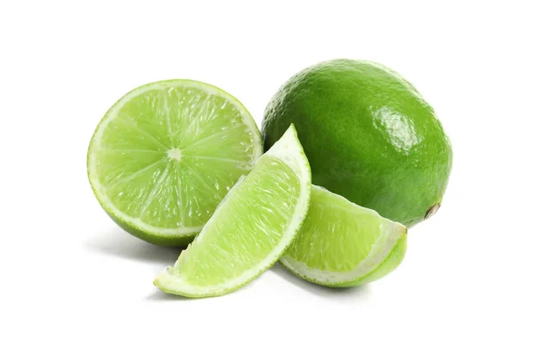 Verse Rijpe Groene Limoenen Witte Achtergrond — Stockfoto