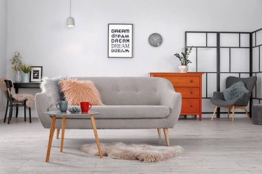 Zarif salon iç rahat kanepe ile