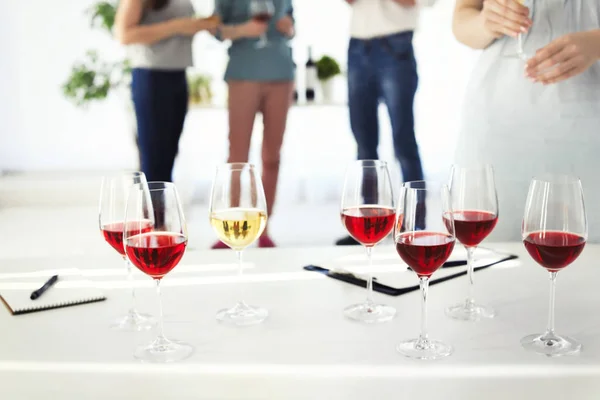 Glasses Delicious Wine Blurred People Background — Stock Photo, Image