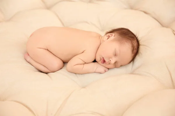 Очаровательный Новорожденный Ребенок Спит Кровати — стоковое фото