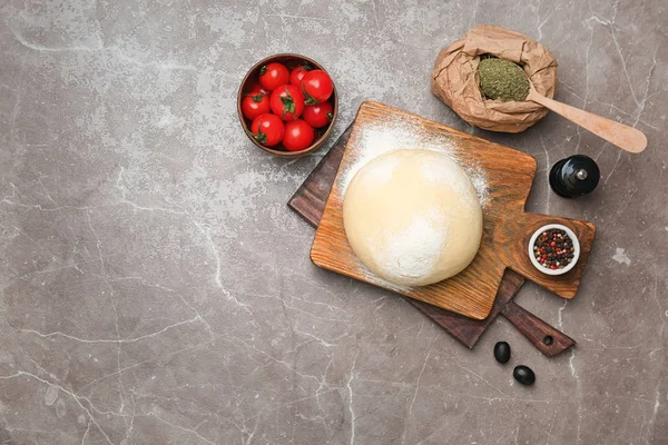 Deeg Ingrediënten Voor Pizza Tafel Bovenaanzicht — Stockfoto