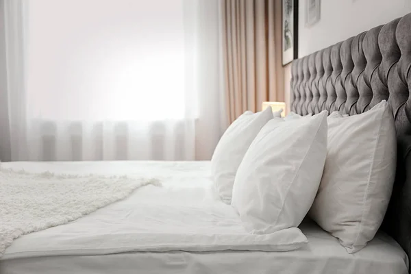 Letto Con Cuscini Camera Albergo — Foto Stock