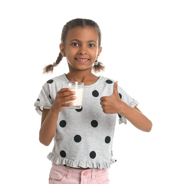 Чарівні Афро Американських Дівчина Склянку Молока Білому Тлі — стокове фото