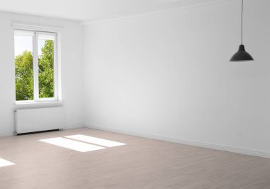Pencere boş oturma odası. İç tasarım
