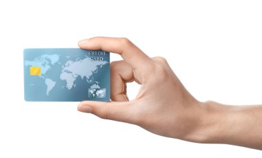 Beyaz arka plan üzerinde kredi kartı tutan kadın