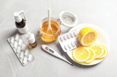 Doğal ve tıbbi soğuk ilaçları tablo