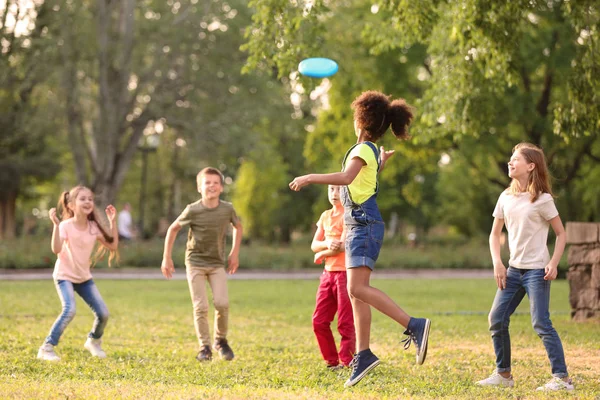Cute Little Children Playing Frisbee Outdoors Sunny Day — Stock Photo, Image