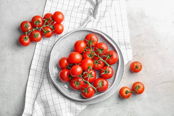 Composición Plana Con Tomates Maduros Sobre Mesa — Foto de Stock