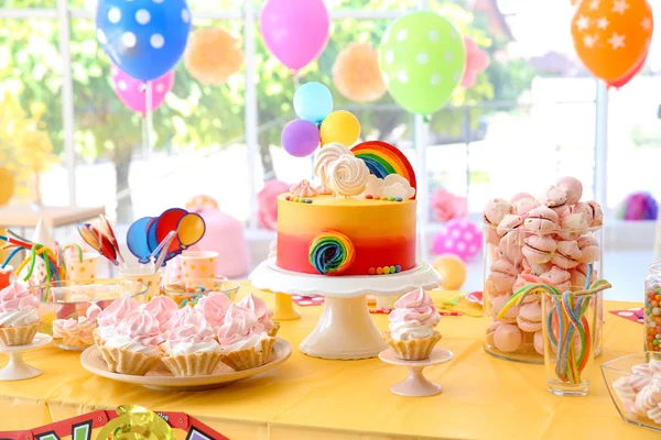 Table Birthday Cake Delicious Treats Indoors — Stock Photo, Image