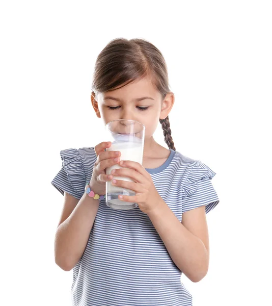 Linda Niña Bebiendo Leche Sobre Fondo Blanco — Foto de Stock