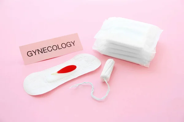 Sammensætning Med Tampon Menstruationspuder Farve Baggrund Gynækologisk Pleje - Stock-foto