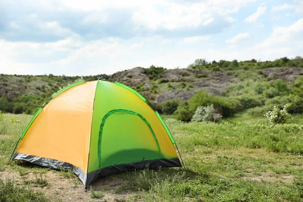 Kleine Toeristische Tent Woestijn Camping Seizoen — Stockfoto