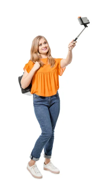 Aantrekkelijke Jonge Vrouw Nemen Selfie Witte Achtergrond — Stockfoto