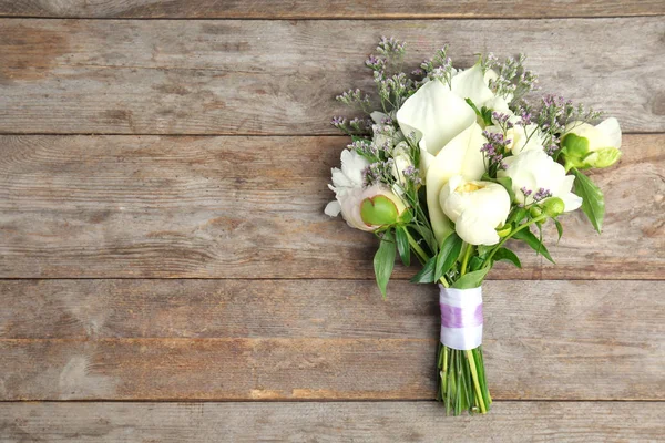 Bukett Vackra Väldoftande Blommor Trä Bakgrund — Stockfoto