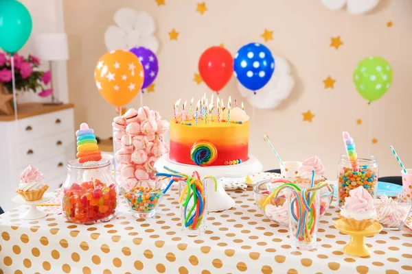 Table Birthday Cake Delicious Treats Indoors — Stock Photo, Image