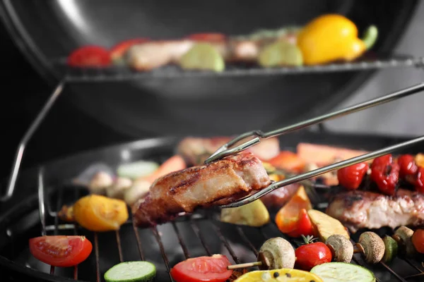 Koken Van Heerlijke Vlees Groenten Barbecue Grill Close — Stockfoto